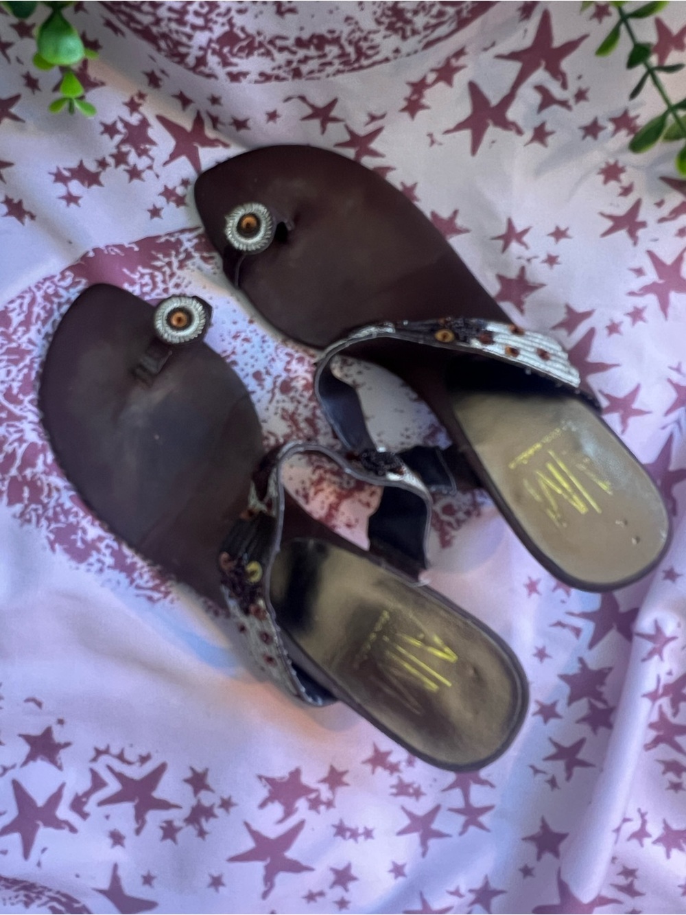 Ann Marino Brown Beaded Toe-Loop Sandals